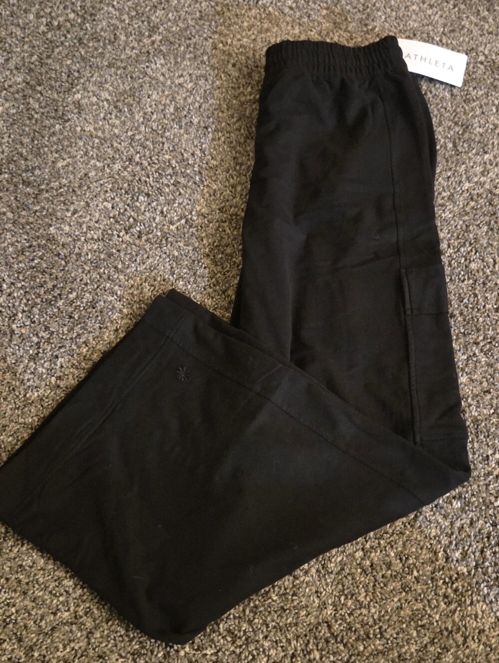 NWT Athleta Retroterry Wide Leg Cargo Pants Women’s Size Medium Black New!